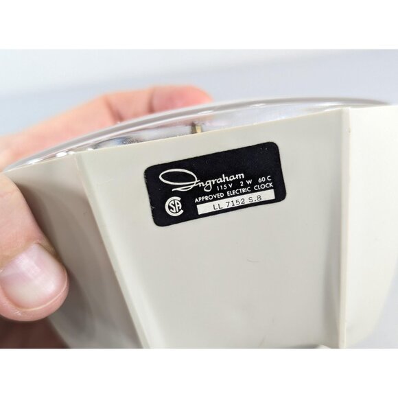 Vintage 1950s Triangular Ingraham electric analogue alarm clock (wired) White - Picture 10 of 12